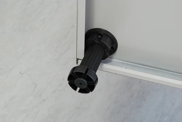 Picioruş din plastic pentru vestiare LS