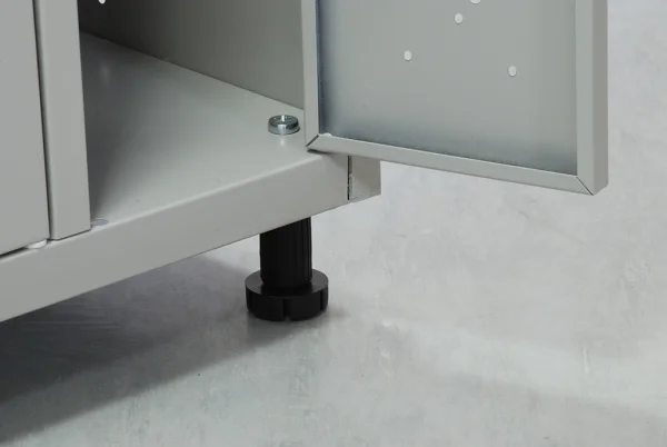 Picioruş din plastic pentru vestiare LS